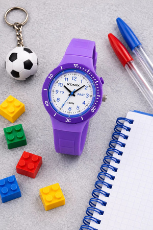 Zegarek Xonix ACB-003 dziecięcy wskazówkowy fioletowy